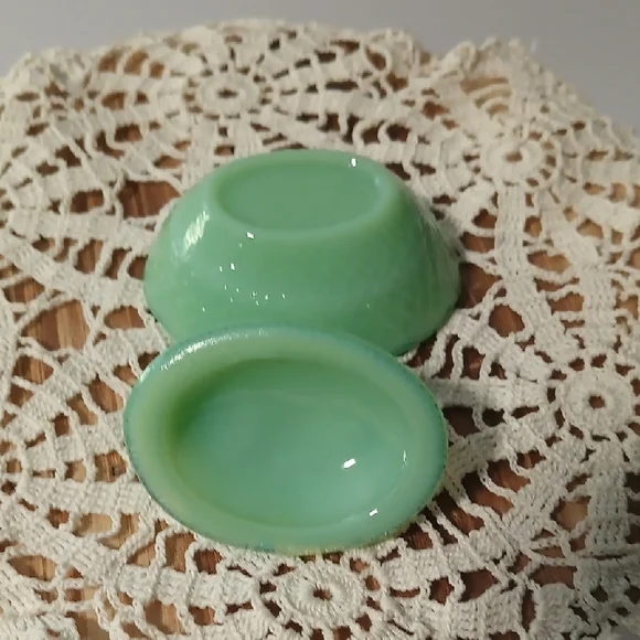 Vintage Green jadeite Mini Glass Hen On Nest Salt Cellar Dish - Picture 3 of 4